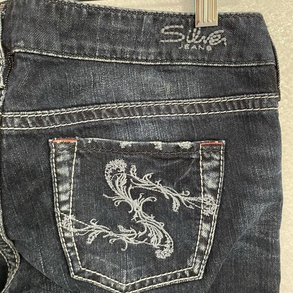 Silver Jeans Women’s 29 Blue Dark Wash SANTORINI Crop Contrast Stitch Pockets - Picture 5 of 9